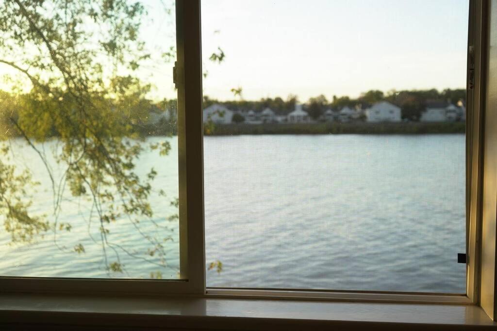 Queen Bed Beautiful Sunset W River View Fast Wifi Troy Exterior photo