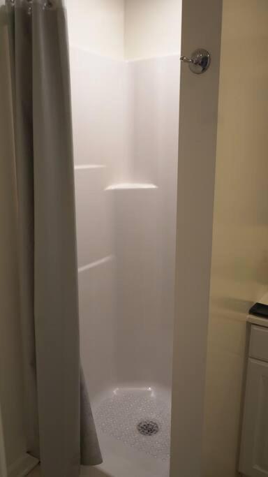 Queen Bed Beautiful Sunset W River View Fast Wifi Troy Exterior photo