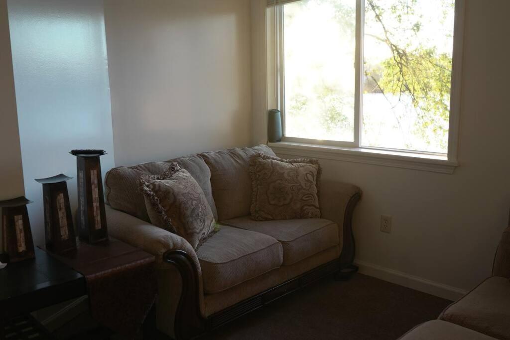 Queen Bed Beautiful Sunset W River View Fast Wifi Troy Exterior photo